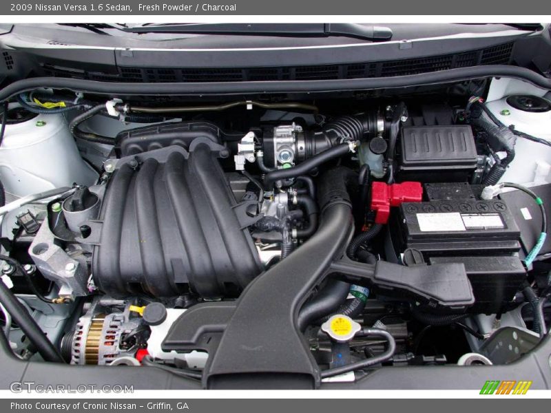 Fresh Powder / Charcoal 2009 Nissan Versa 1.6 Sedan