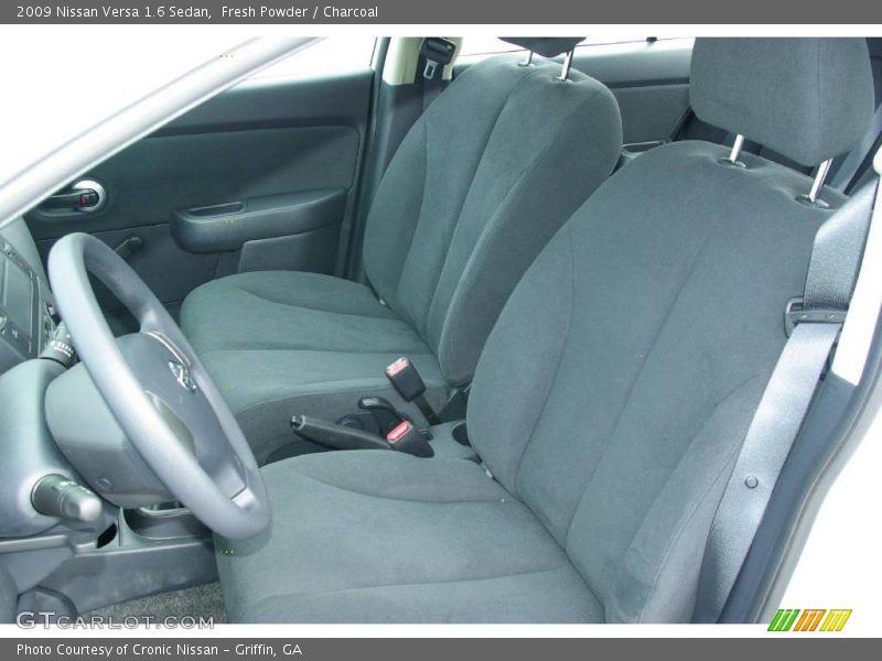 Fresh Powder / Charcoal 2009 Nissan Versa 1.6 Sedan
