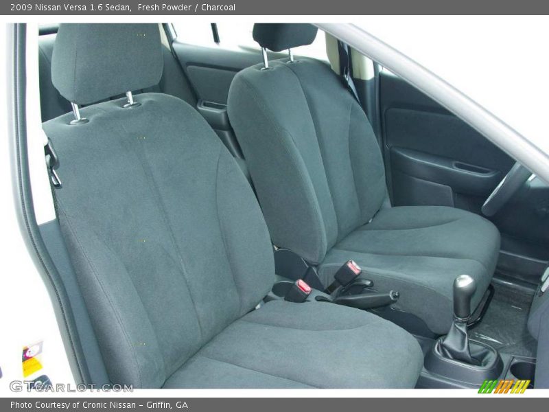 Fresh Powder / Charcoal 2009 Nissan Versa 1.6 Sedan