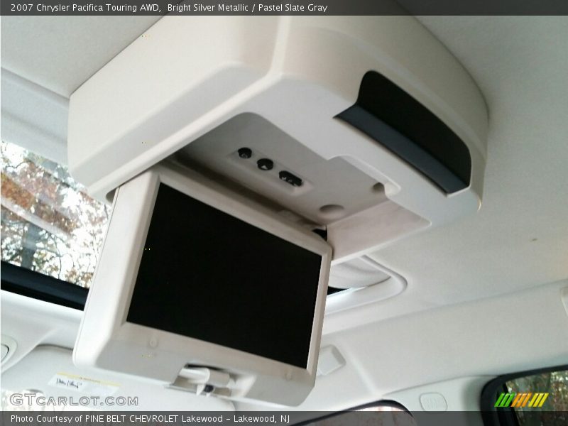 Bright Silver Metallic / Pastel Slate Gray 2007 Chrysler Pacifica Touring AWD