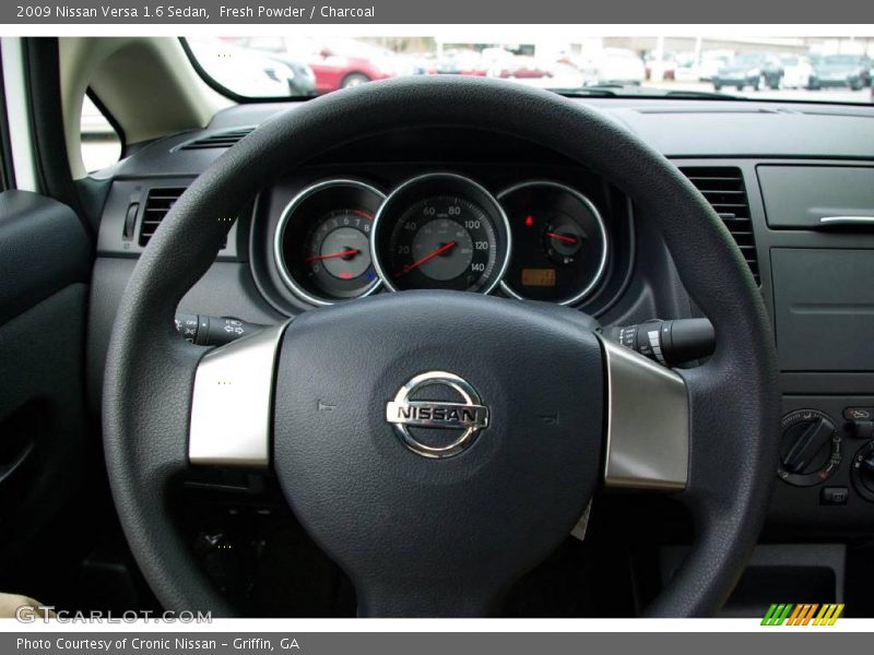 Fresh Powder / Charcoal 2009 Nissan Versa 1.6 Sedan