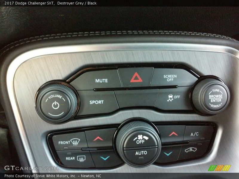 Controls of 2017 Challenger SXT