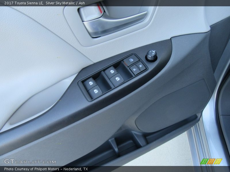 Controls of 2017 Sienna LE