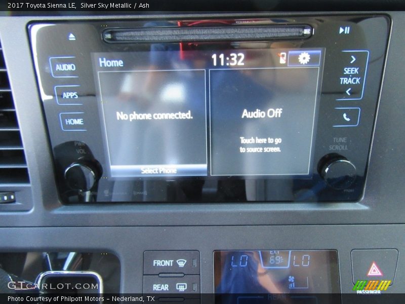 Controls of 2017 Sienna LE