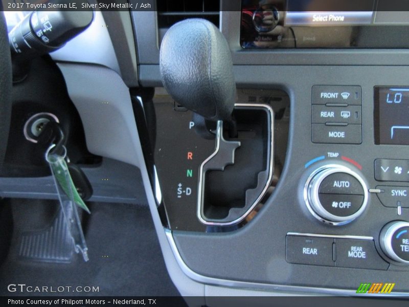  2017 Sienna LE 8 Speed Automatic Shifter