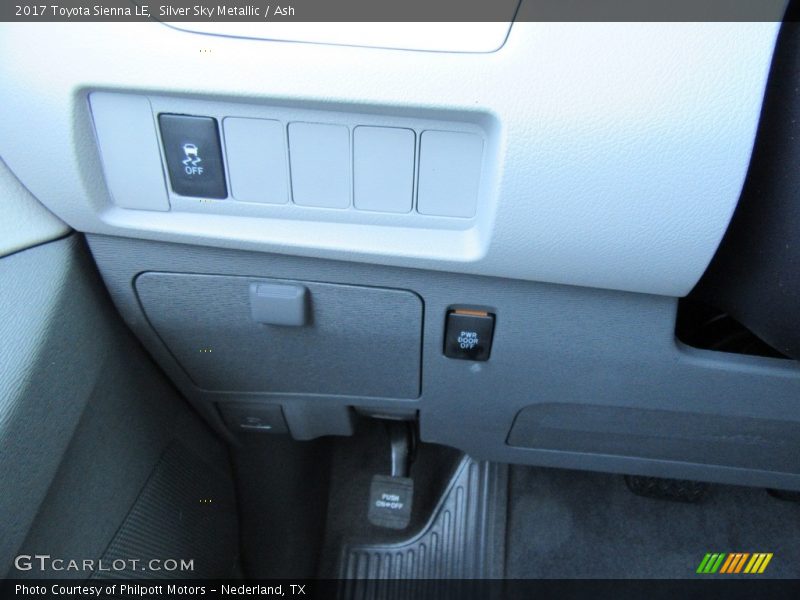 Controls of 2017 Sienna LE