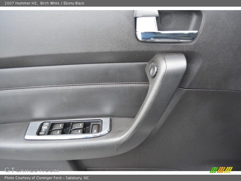 Birch White / Ebony Black 2007 Hummer H3