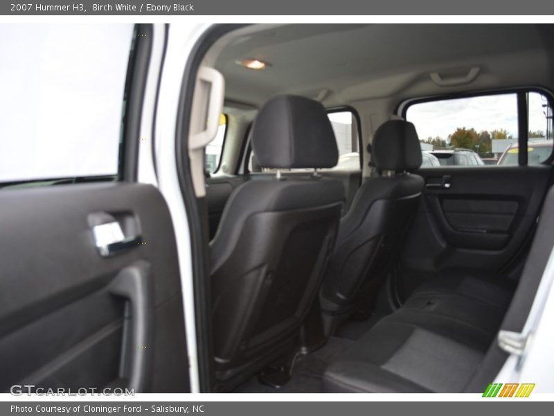 Birch White / Ebony Black 2007 Hummer H3