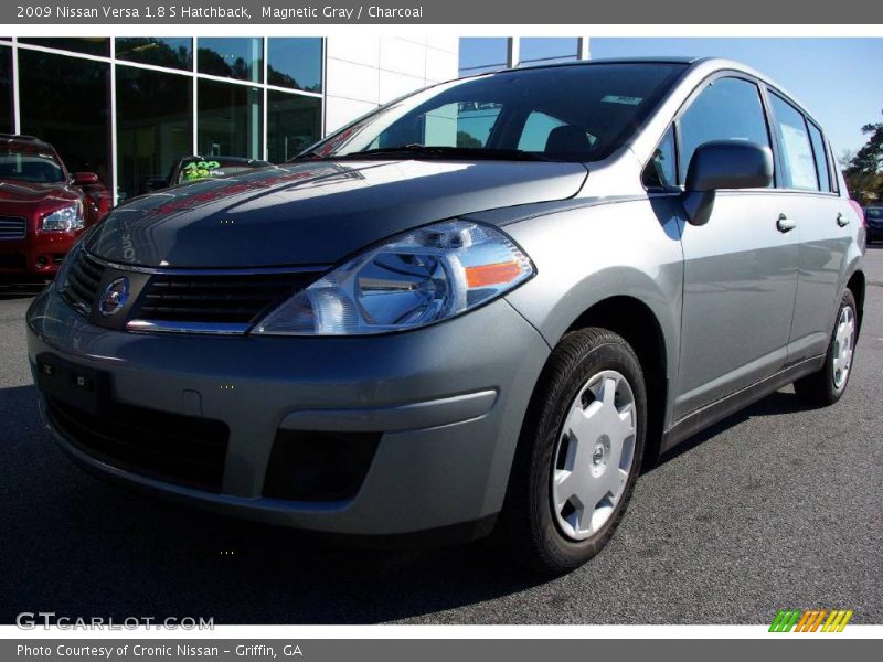 Magnetic Gray / Charcoal 2009 Nissan Versa 1.8 S Hatchback