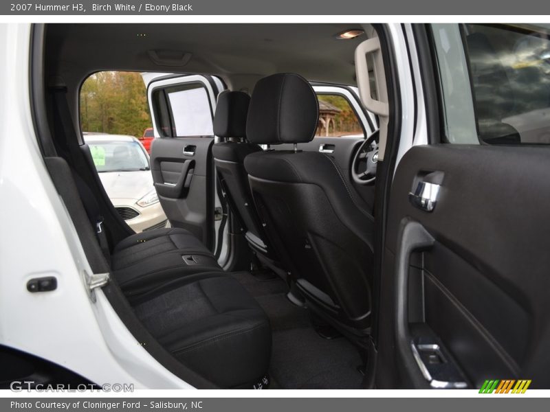 Birch White / Ebony Black 2007 Hummer H3