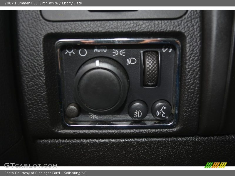 Birch White / Ebony Black 2007 Hummer H3