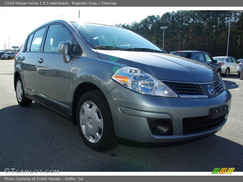 Magnetic Gray / Charcoal 2009 Nissan Versa 1.8 S Hatchback