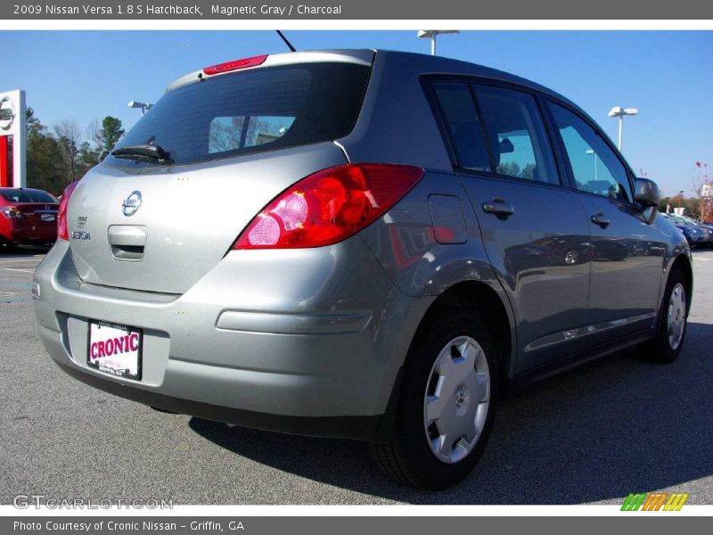 Magnetic Gray / Charcoal 2009 Nissan Versa 1.8 S Hatchback