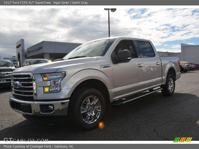 Front 3/4 View of 2017 F150 XLT SuperCrew