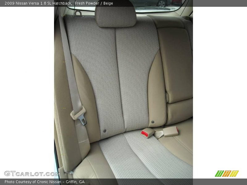 Fresh Powder / Beige 2009 Nissan Versa 1.8 SL Hatchback