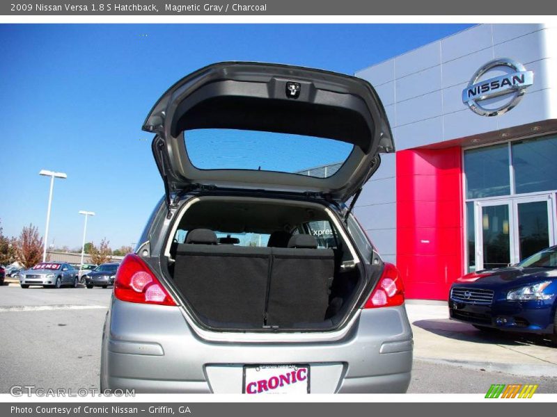 Magnetic Gray / Charcoal 2009 Nissan Versa 1.8 S Hatchback