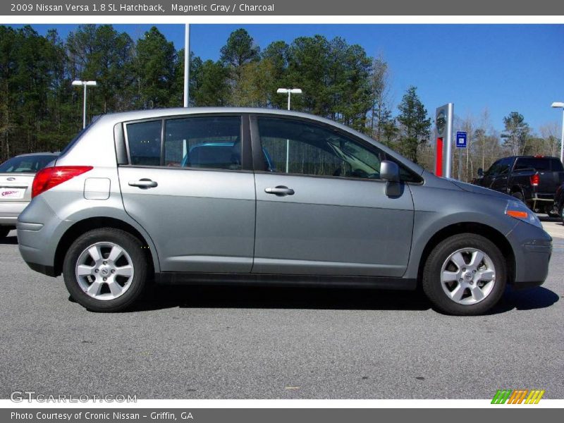 Magnetic Gray / Charcoal 2009 Nissan Versa 1.8 SL Hatchback