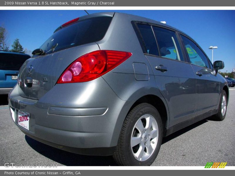Magnetic Gray / Charcoal 2009 Nissan Versa 1.8 SL Hatchback