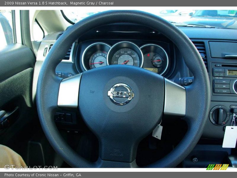 Magnetic Gray / Charcoal 2009 Nissan Versa 1.8 S Hatchback