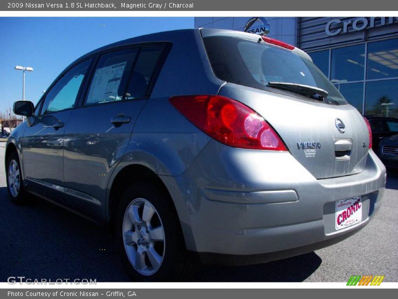 Magnetic Gray / Charcoal 2009 Nissan Versa 1.8 SL Hatchback