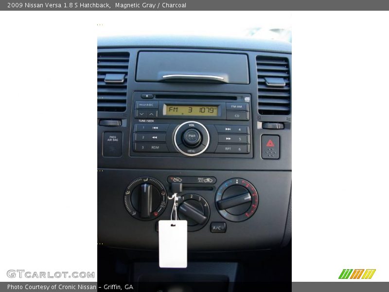 Magnetic Gray / Charcoal 2009 Nissan Versa 1.8 S Hatchback