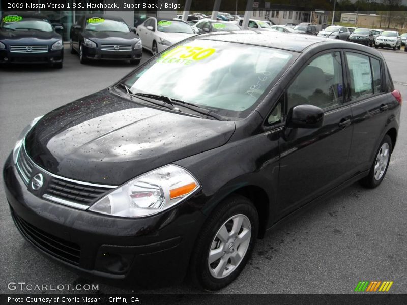 Super Black / Beige 2009 Nissan Versa 1.8 SL Hatchback
