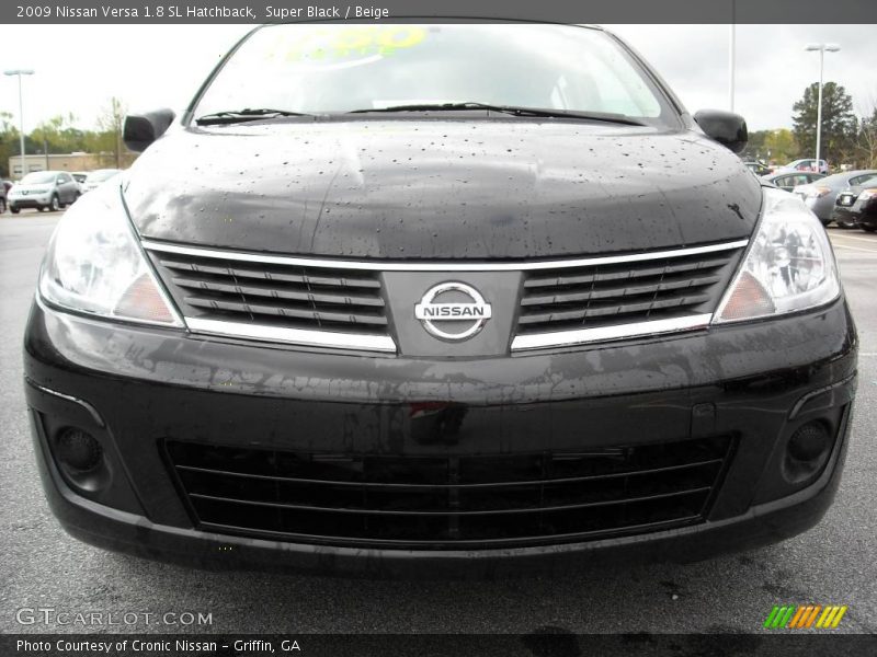 Super Black / Beige 2009 Nissan Versa 1.8 SL Hatchback