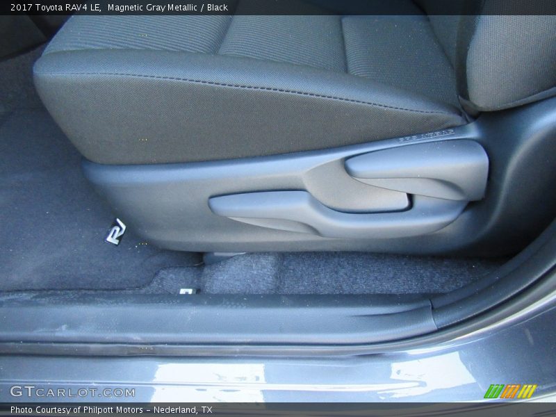 Magnetic Gray Metallic / Black 2017 Toyota RAV4 LE