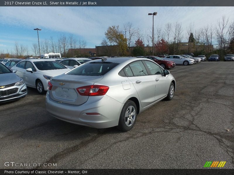 Silver Ice Metallic / Jet Black 2017 Chevrolet Cruze LS