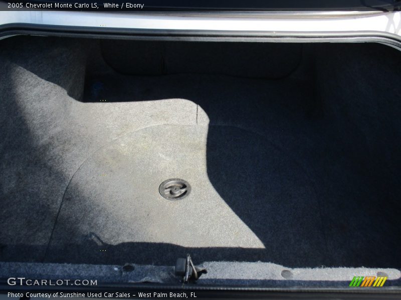 White / Ebony 2005 Chevrolet Monte Carlo LS
