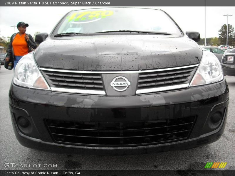 Super Black / Charcoal 2009 Nissan Versa 1.8 SL Hatchback