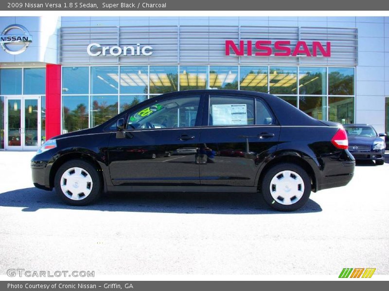 Super Black / Charcoal 2009 Nissan Versa 1.8 S Sedan