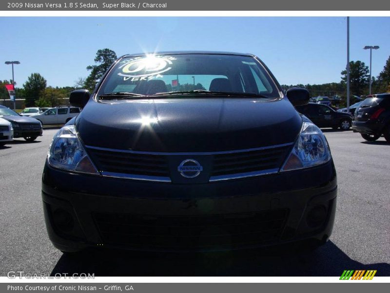 Super Black / Charcoal 2009 Nissan Versa 1.8 S Sedan