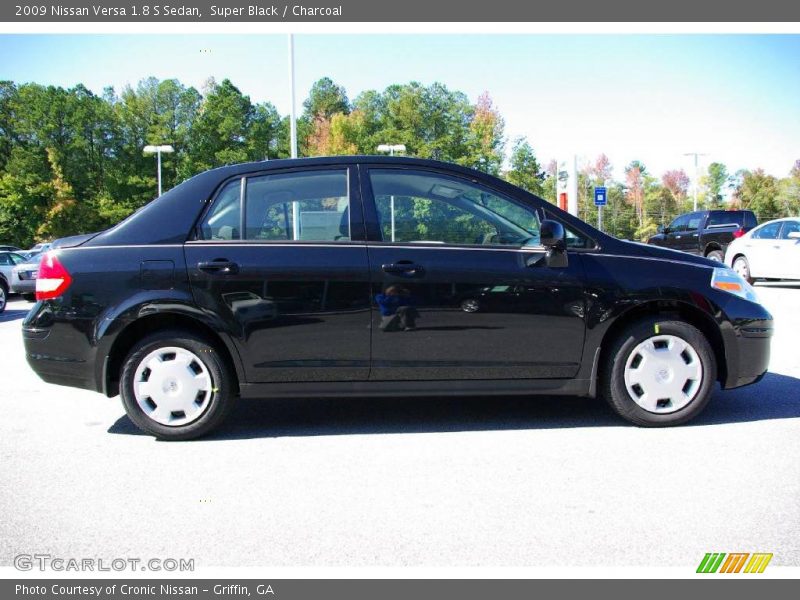 Super Black / Charcoal 2009 Nissan Versa 1.8 S Sedan