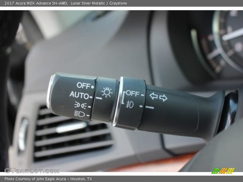 Controls of 2017 MDX Advance SH-AWD