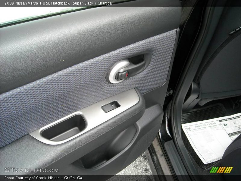 Super Black / Charcoal 2009 Nissan Versa 1.8 SL Hatchback