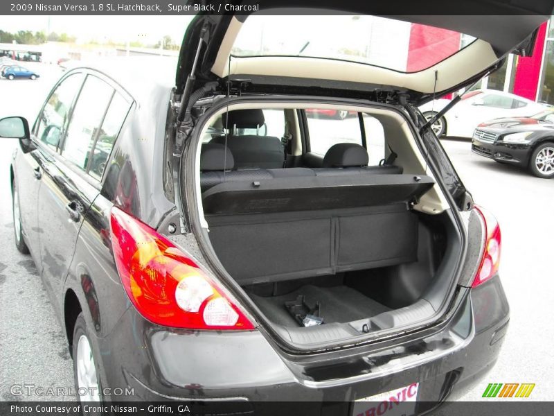 Super Black / Charcoal 2009 Nissan Versa 1.8 SL Hatchback