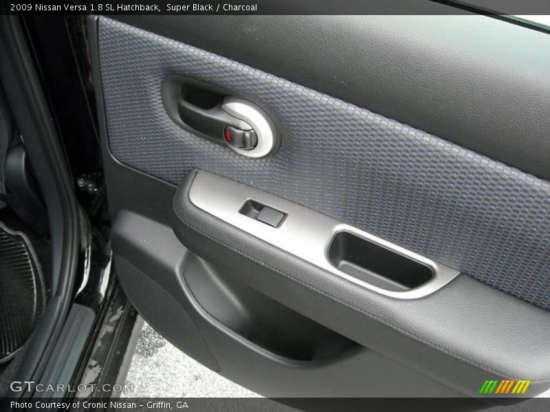 Super Black / Charcoal 2009 Nissan Versa 1.8 SL Hatchback