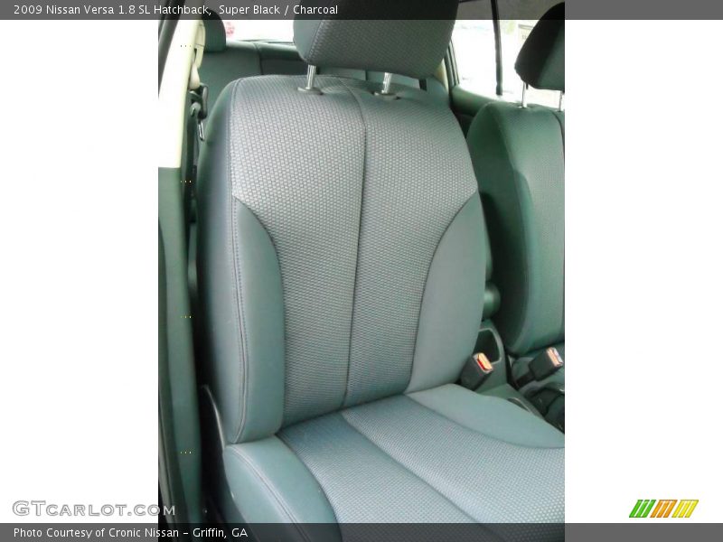 Super Black / Charcoal 2009 Nissan Versa 1.8 SL Hatchback