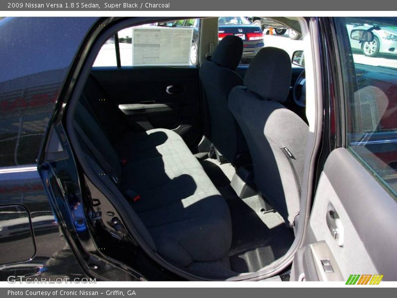 Super Black / Charcoal 2009 Nissan Versa 1.8 S Sedan