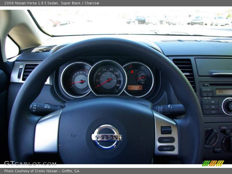 Super Black / Charcoal 2009 Nissan Versa 1.8 S Sedan