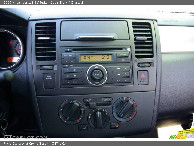 Super Black / Charcoal 2009 Nissan Versa 1.8 S Sedan