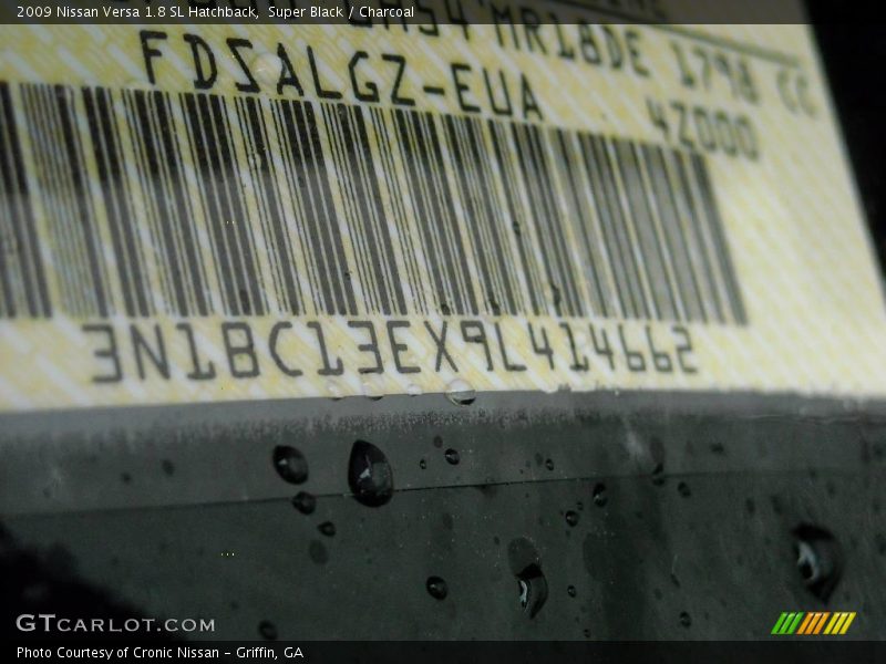Super Black / Charcoal 2009 Nissan Versa 1.8 SL Hatchback