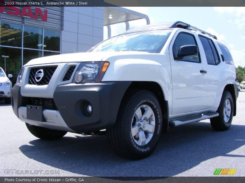 Avalanche White / Steel 2009 Nissan Xterra S