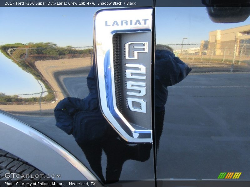  2017 F250 Super Duty Lariat Crew Cab 4x4 Logo