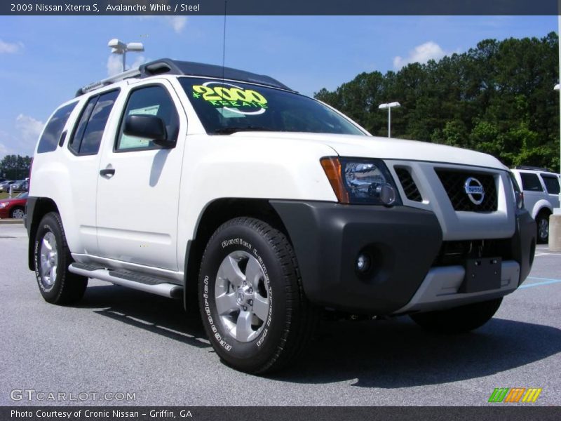 Avalanche White / Steel 2009 Nissan Xterra S