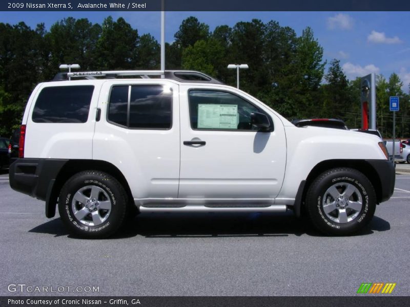 Avalanche White / Steel 2009 Nissan Xterra S