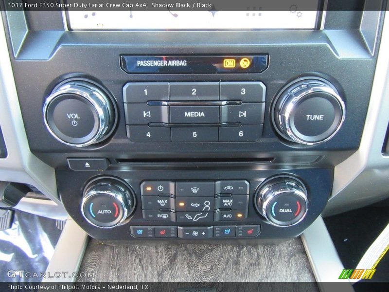 Controls of 2017 F250 Super Duty Lariat Crew Cab 4x4