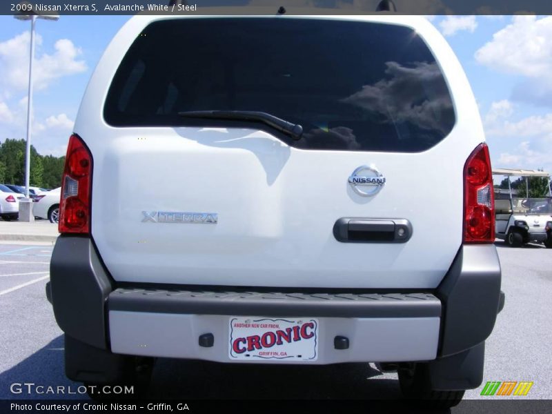 Avalanche White / Steel 2009 Nissan Xterra S