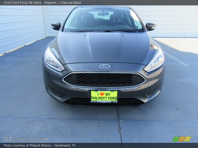 Magnetic / Charcoal Black 2016 Ford Focus SE Hatch